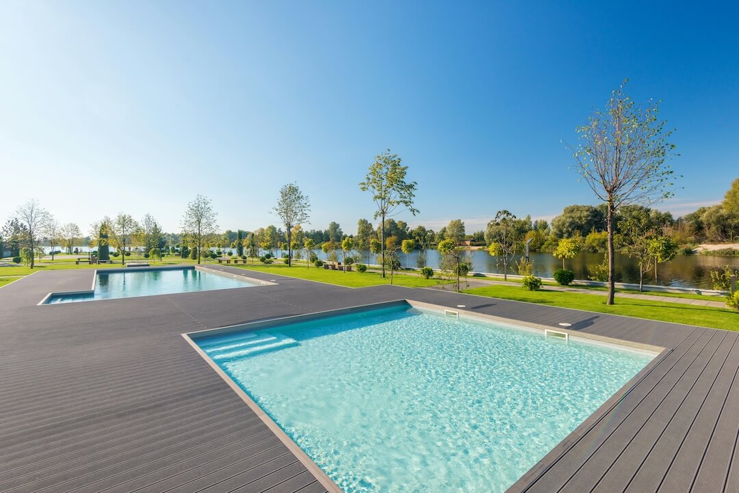 About Lighthouse Point Pool Cleaning